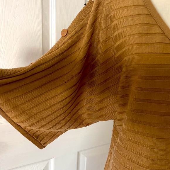 New York Co Sweater - Picture 3 of 4